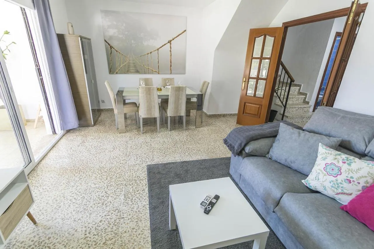 Ferienhaus Canovas Nerja - Casa Parador Con Jardin Privado En Centro Nerja