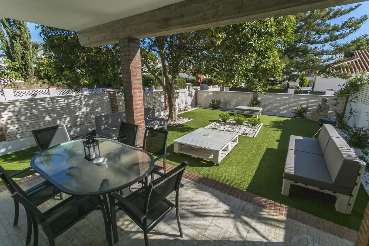 Canovas Nerja - Casa Parador Con Jardin Privado En Centro Nerja